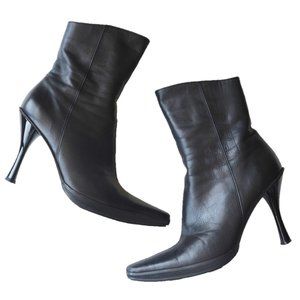 MIA DONNA Solid Black 100% Leather Heel Booties